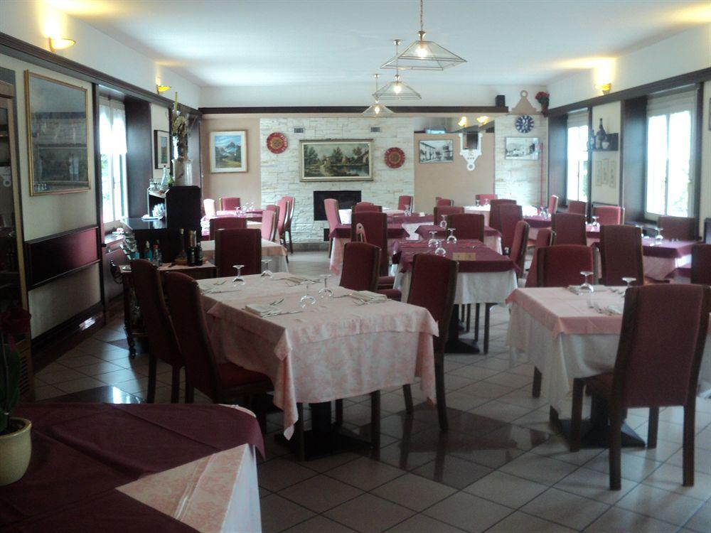 Albergo Del Cacciatore Cremeno Exterior photo